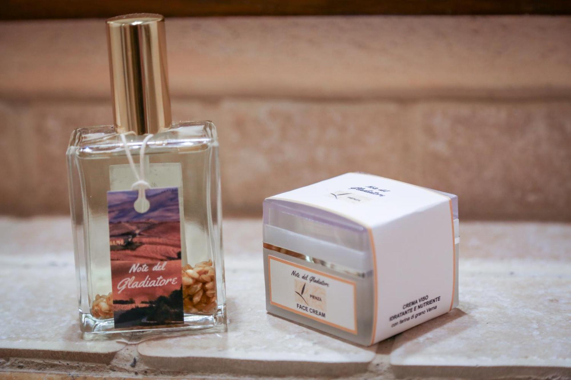 Pienzalettings "Suites" Bagian luar foto